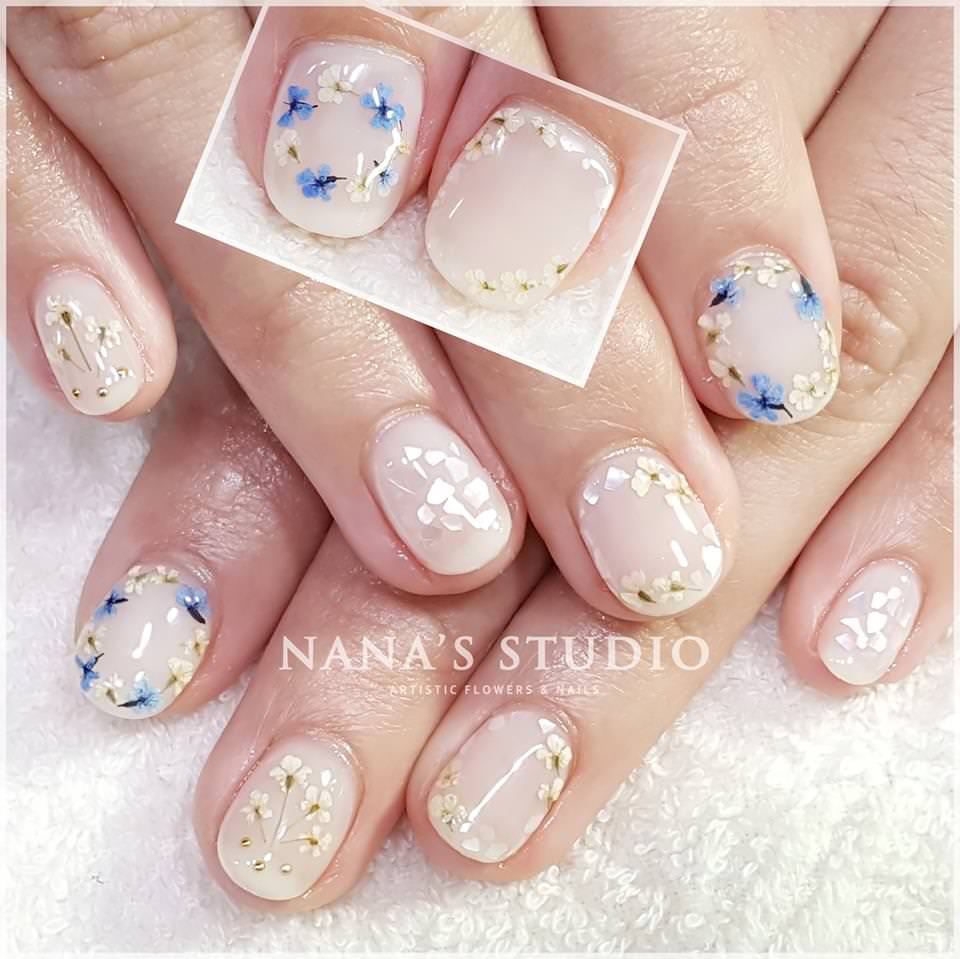 [美甲] Nana's studio光療(凝膠)美甲-今年春夏最夯的透膚押花,一次就愛上的氣質美甲