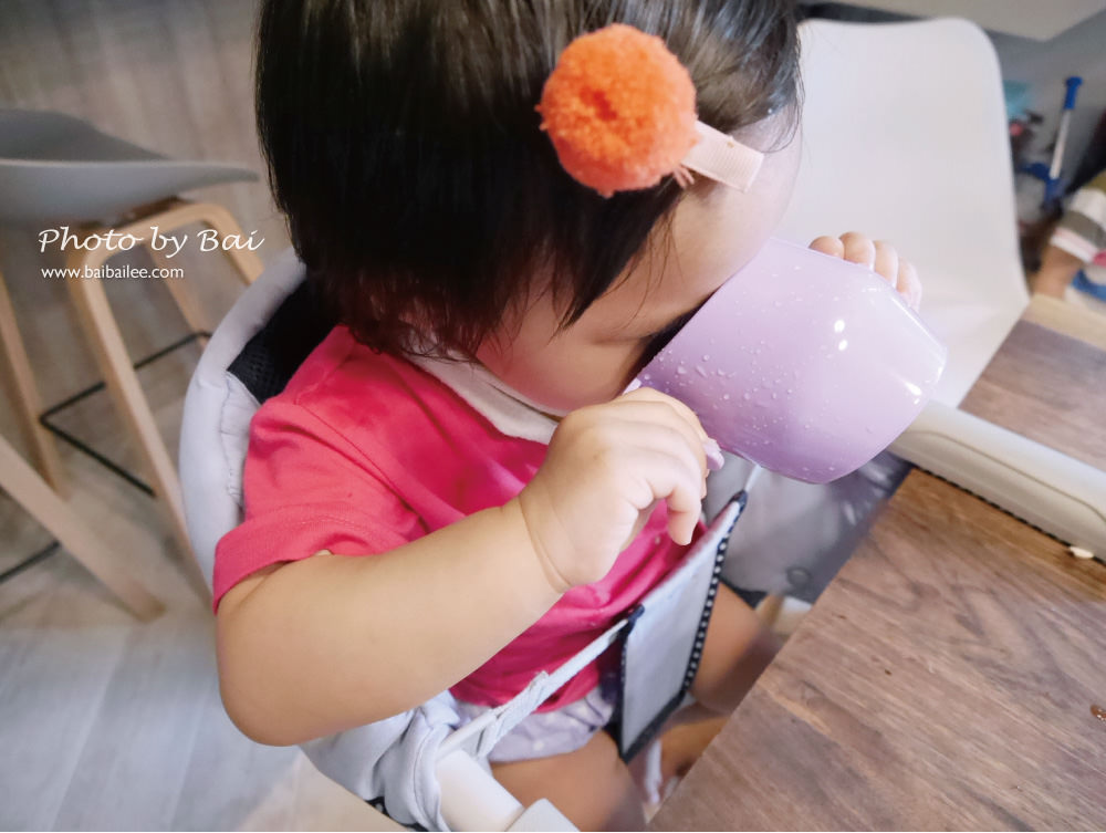 [啾團] 小寶寶的第一個自主學習杯,讓喝水變得很簡單-Doidy Cup英國彩虹學習杯
