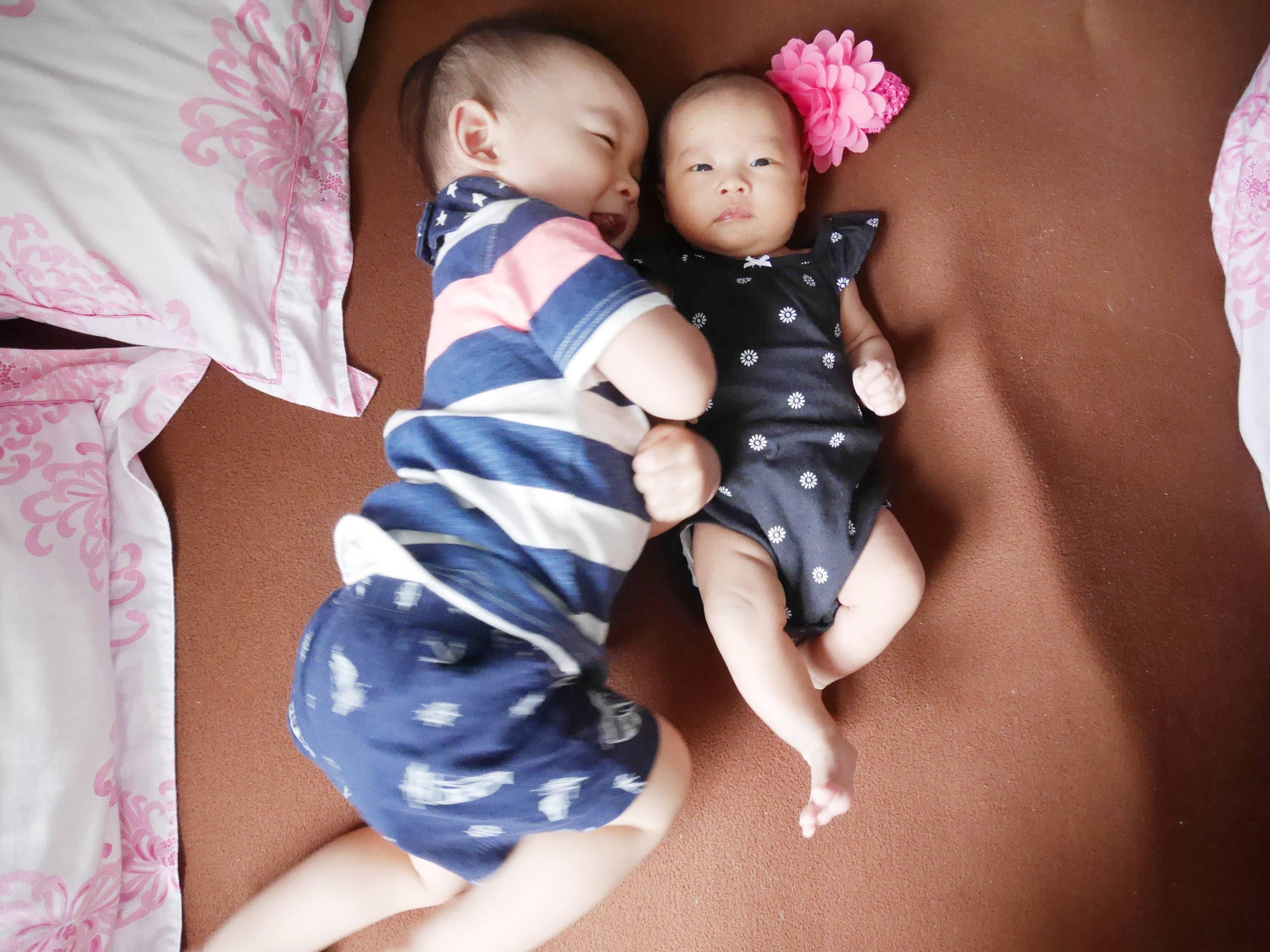 [育兒經] 兩個寶寶的作息調整,養成自行入睡的好習慣-從崩潰中走出來的雙寶媽