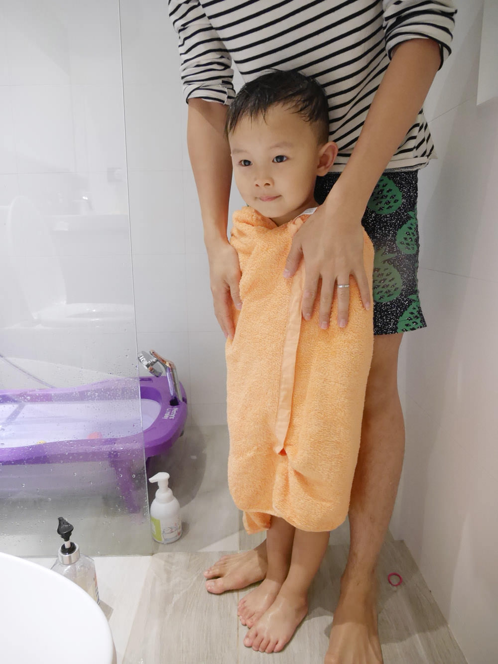 [育兒好物] 一罐從頭洗到腳嬰兒沐浴用品推薦!給寶寶最溫柔的呵護-BOUYIEE 沐浴精靈髮膚舒緩泡泡