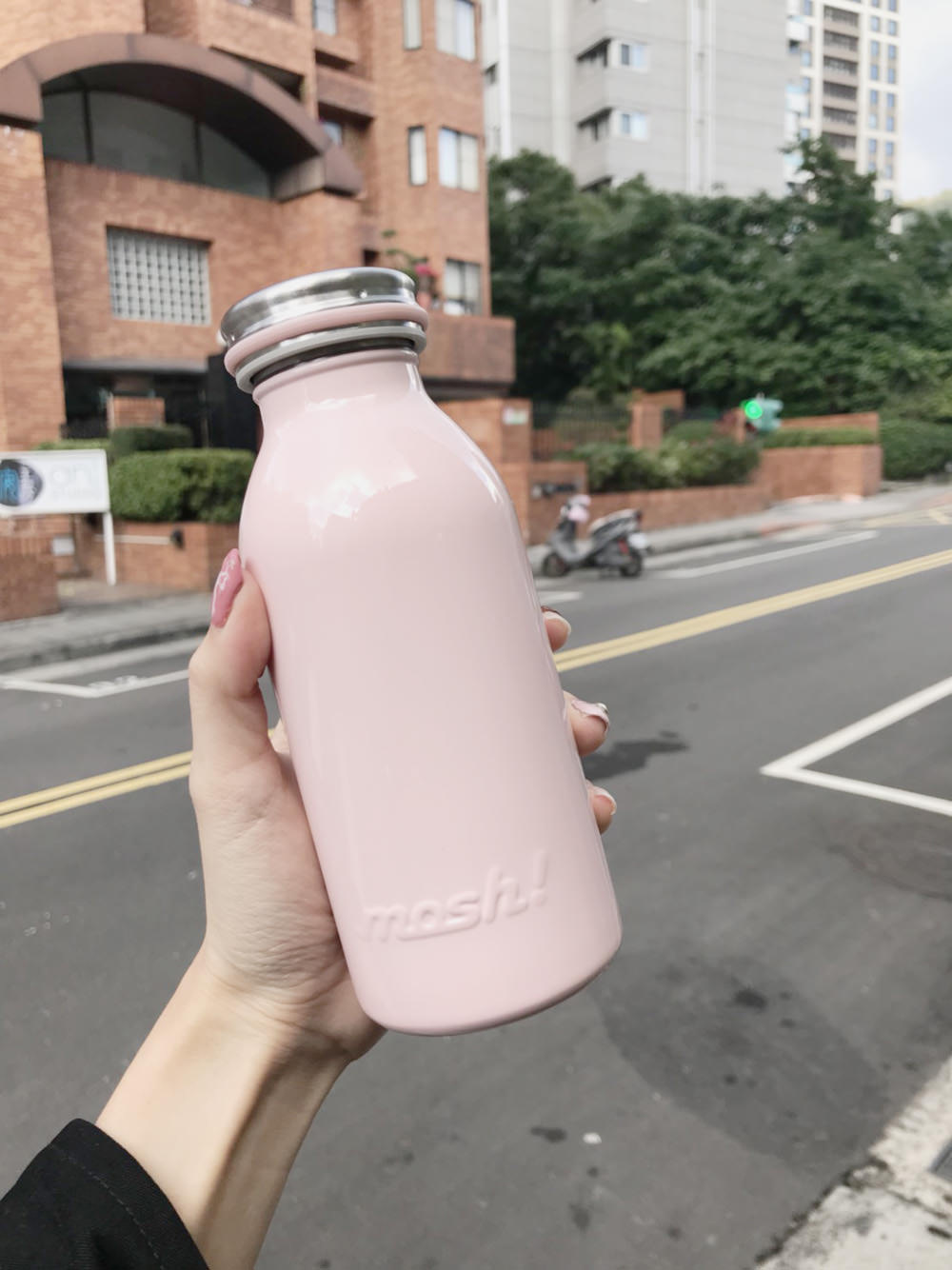 [好物] 瓶子界的網紅!日本兩年熱銷超過80萬個的mosh!牛奶瓶保溫瓶+保溫壺