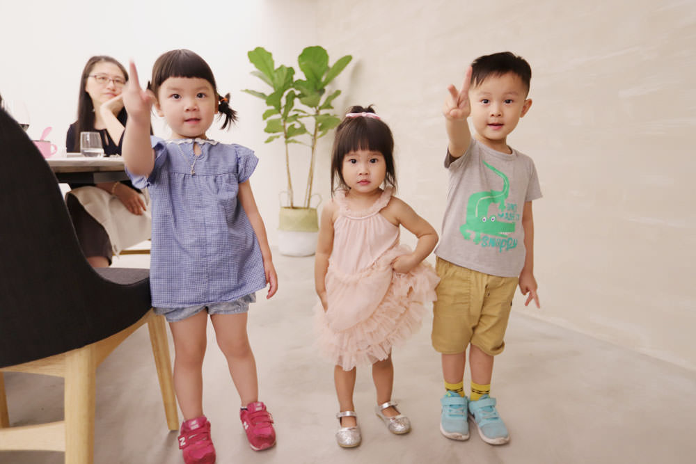 [啾團] 讓小朋友穿一次就愛上的韓國withorganic有機棉家居服+Tom&Jane無螢光染棉家居服+KOKACHARM繽紛童襪