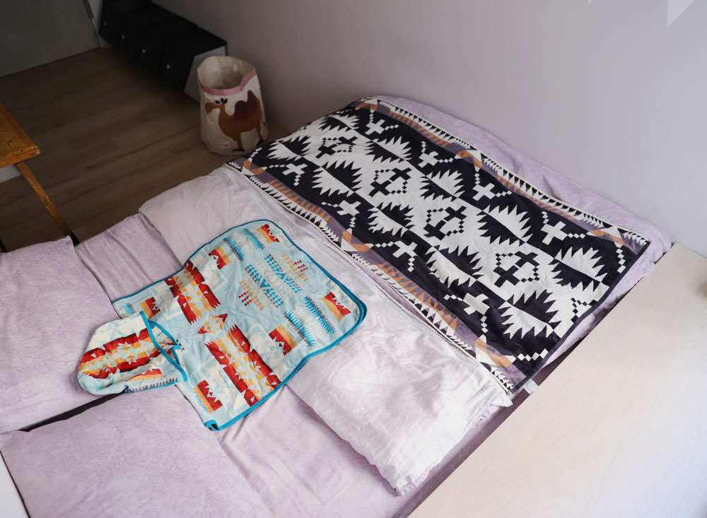 [生活] Pendleton毛巾毯及兒童連帽浴巾,隨便丟在床上也好看的,育兒夢幻逸品