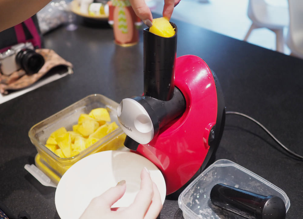 [好物] 簡單就可以做出健康天然好吃的水果冰淇淋及冰棒-澳洲Cooksclub水果冰淇淋機