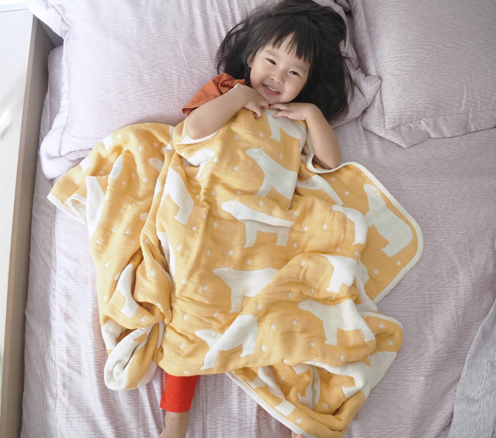 [啾團] 讓小孩一夜好眠的秘密武器,透氣又保暖的可愛紗布被/紗布防踢被-日本製Yimono不二屋六層紗呼吸被