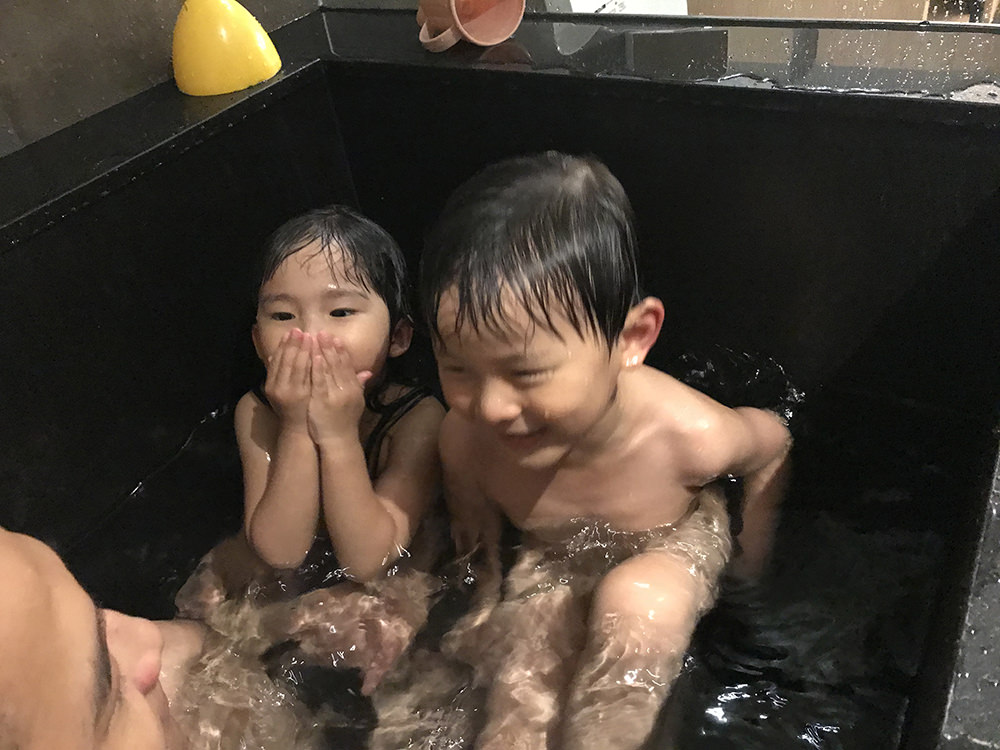 [啾團] 讓泡澡變得好舒服.跟小朋友一起暖呼呼泡澡-COZY暖呼呼泡澡球(本次加開COZY保養品)