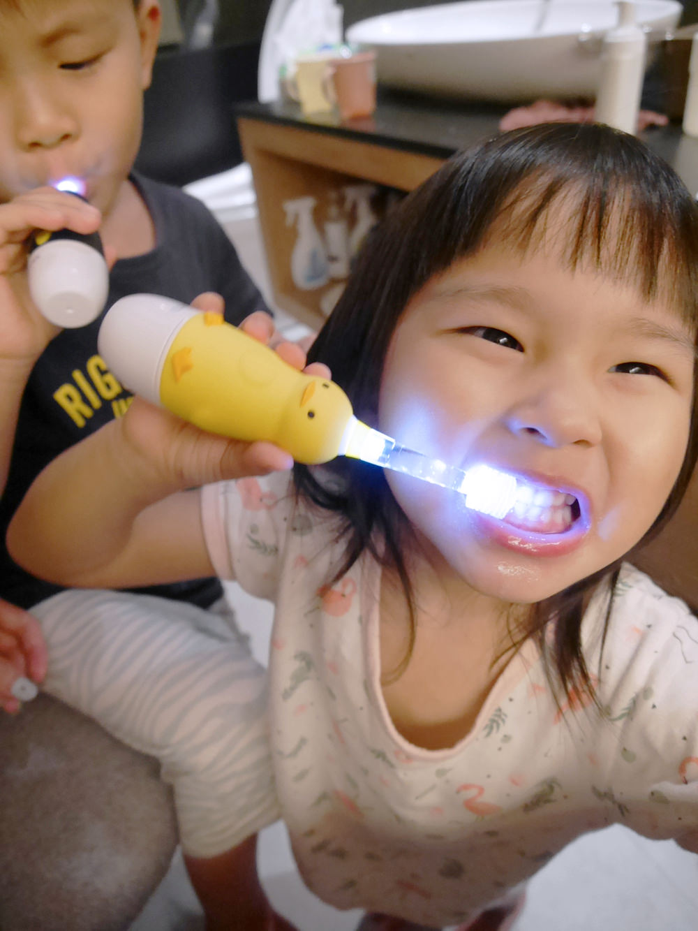 [啾團] 超推大人小孩電動牙刷，開心刷出好牙齒-Soodo音波電動牙刷/Mega Ten兒童聲波電動牙刷/HYDY Bottle 水壺
