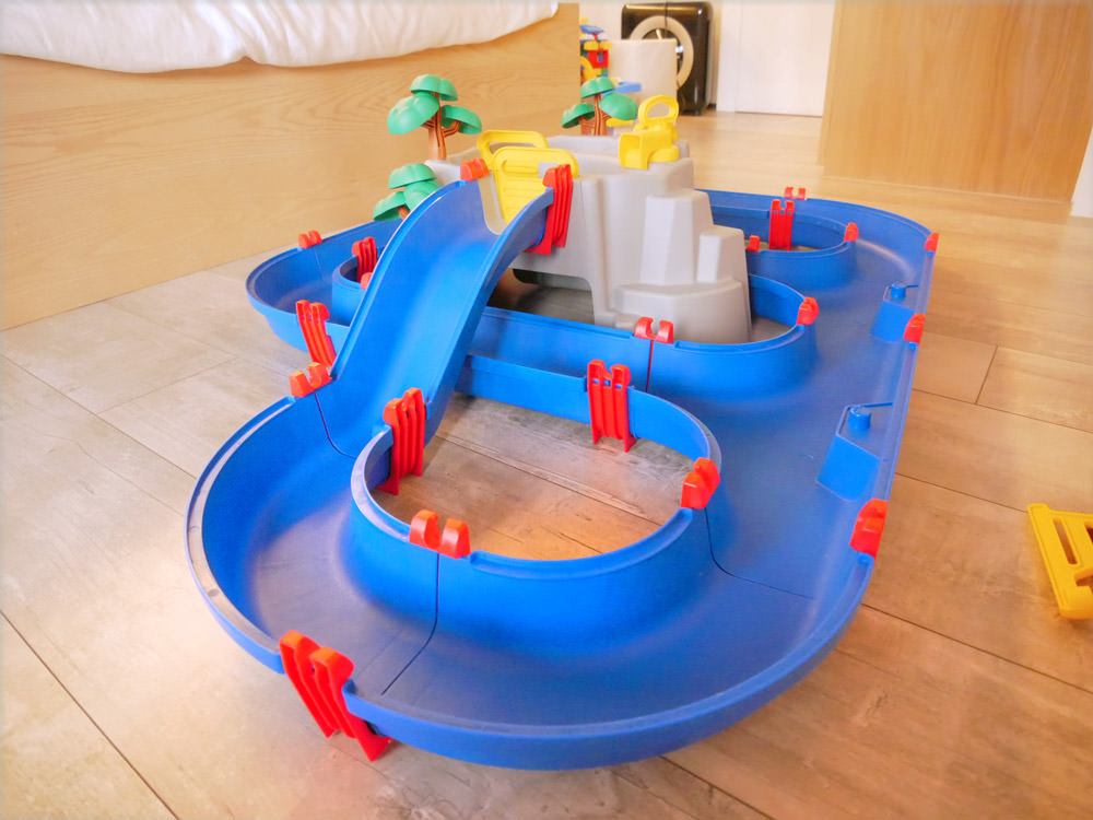 [啾團] 另類玩水放電x瑞典 Aquaplay 火山歷險漂漂河水上樂園玩具讓大人小孩都瘋狂的滑水道遊戲
