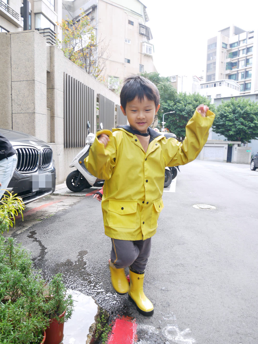 [啾團] 不怕買雨衣浪費!可以兩穿的質感美國OAKI 兒童防水外套/擋風雨衣(兒童雨衣雨鞋)