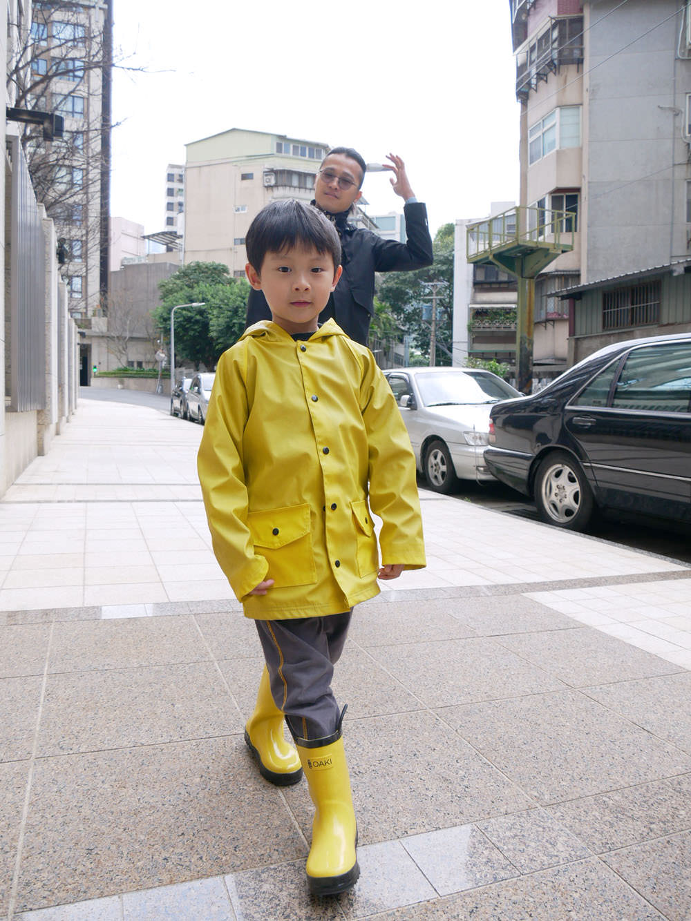 [啾團] 不怕買雨衣浪費!可以兩穿的質感美國OAKI 兒童防水外套/擋風雨衣(兒童雨衣雨鞋)