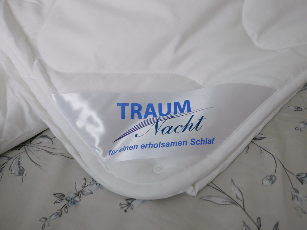 [啾團]德國Traumnacht夢幻之夜四季被.飯店指定用被!一件可以抵三件的好用棉被