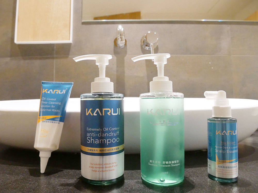 [啾團] Karui卡洛伊水潤光系列-源生青春舒敏保濕髮浴幫你舒服渡過頭皮乾燥不適!清潔、保養、護髮3ini