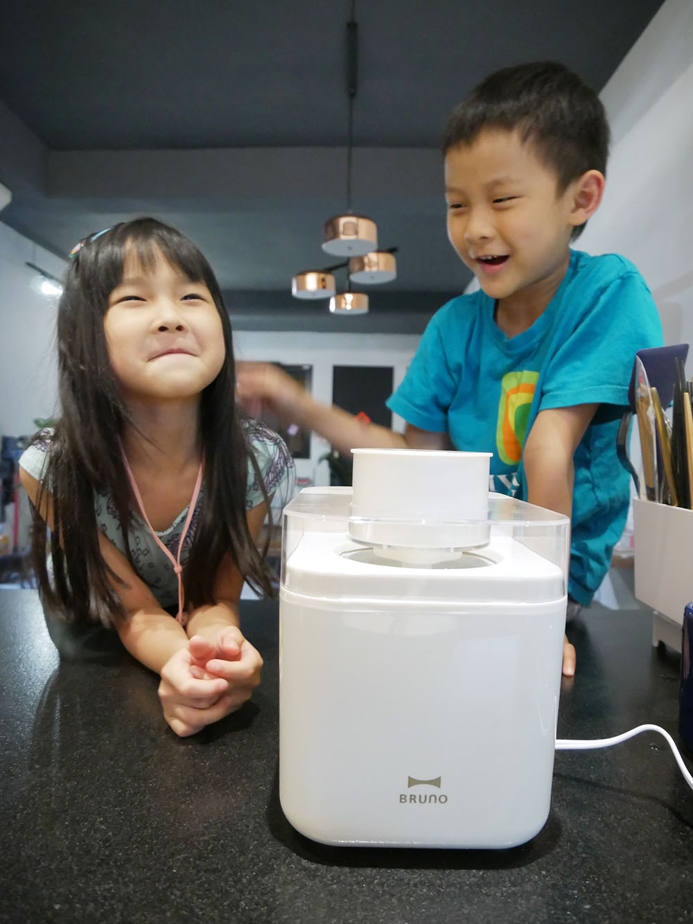 [啾團] 日本BRUNO冰淇淋機 在家快速就能DIY做出好吃冰淇淋、雪泥及雪糕 BZK-B01