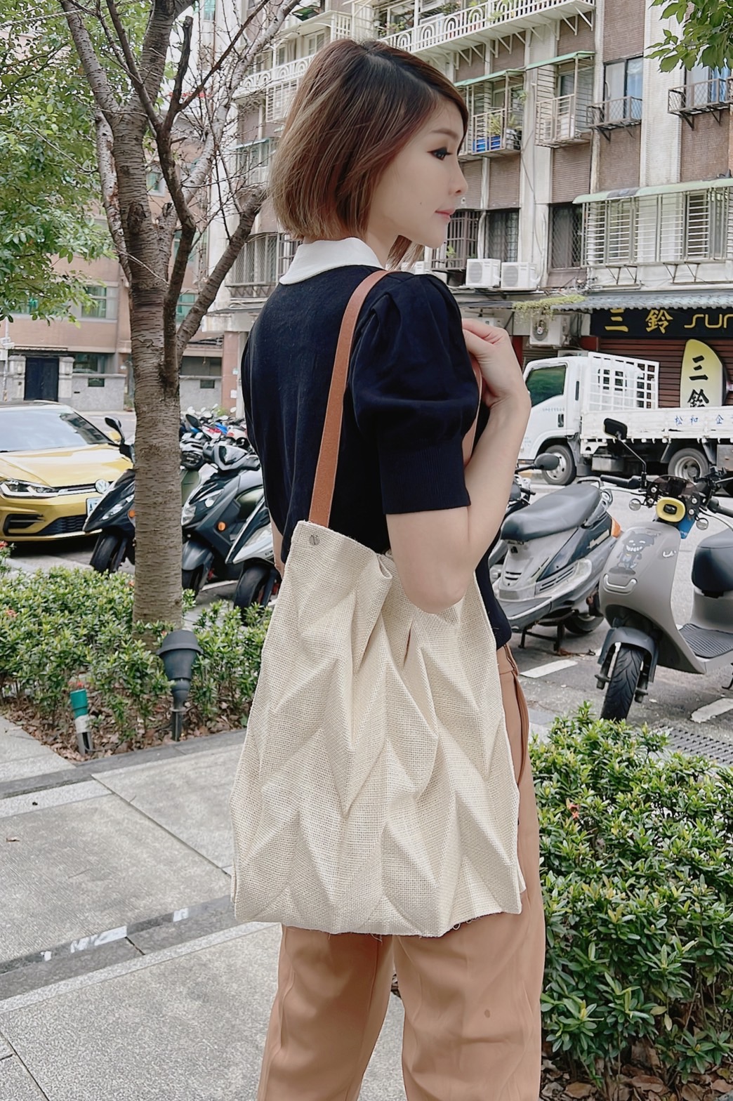 [啾團] 泰國新銳設計師品牌PAVI STUDIO摺疊肩背包,百搭怎麼背都好看,有型時尚耐裝