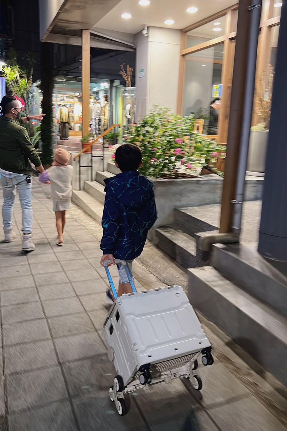 [啾團] Anlove 八輪爬梯折疊購物車,去市場,帶小孩去野餐不必提到重死人,可爬樓梯的購物車