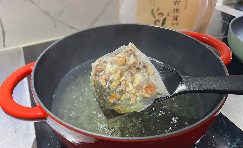 [啾團] 媽媽們必看的一團,讓料理可以簡單好吃-藻作坊六色海藻海芽湯.日高細昆布.海葡萄.胡麻醬(加開初心亭肉乾及EVO噴油罐)