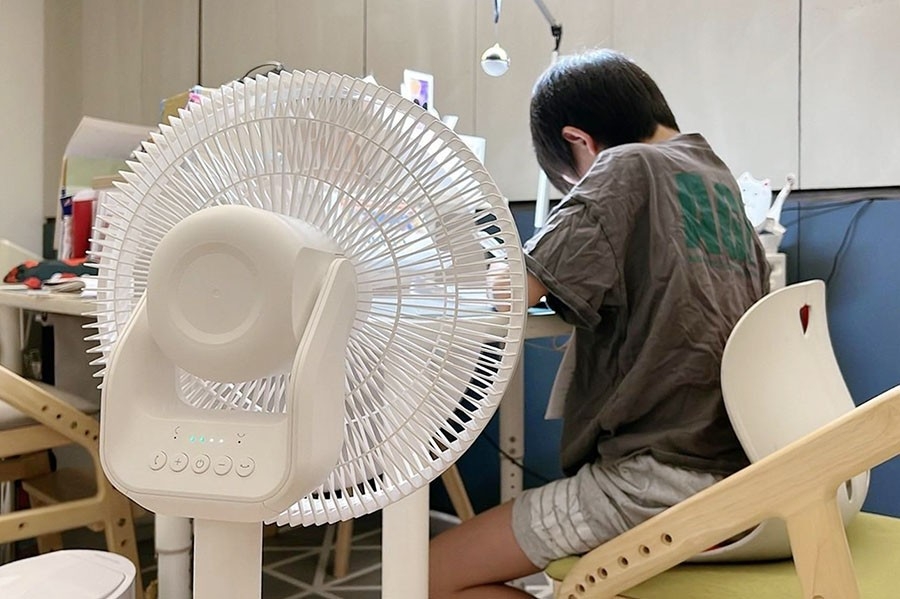 [啾團]日本KOIZUMI森林浴負離子無線電風扇,會釋放1億負離子,停電也不怕!超適合露營的無線電風扇