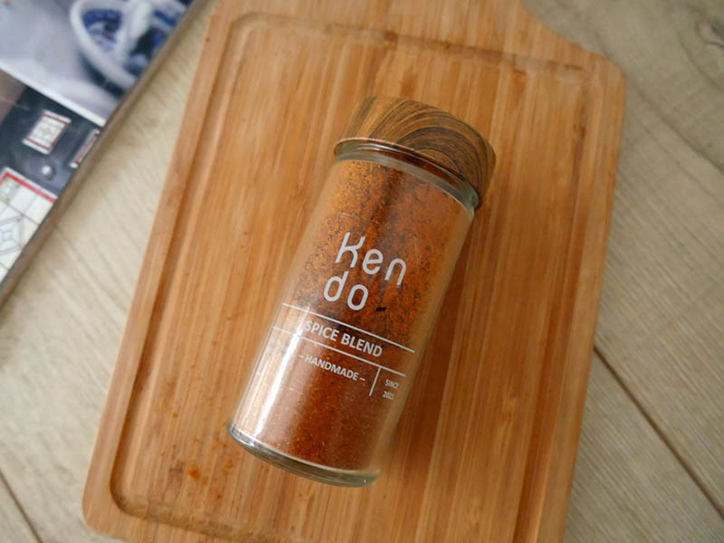 [啾團] 簡單撒一撒,料理立刻變高級,讓食物無負擔無多餘熱量的秘密武器-Ken do / 肯 私廚香料粉