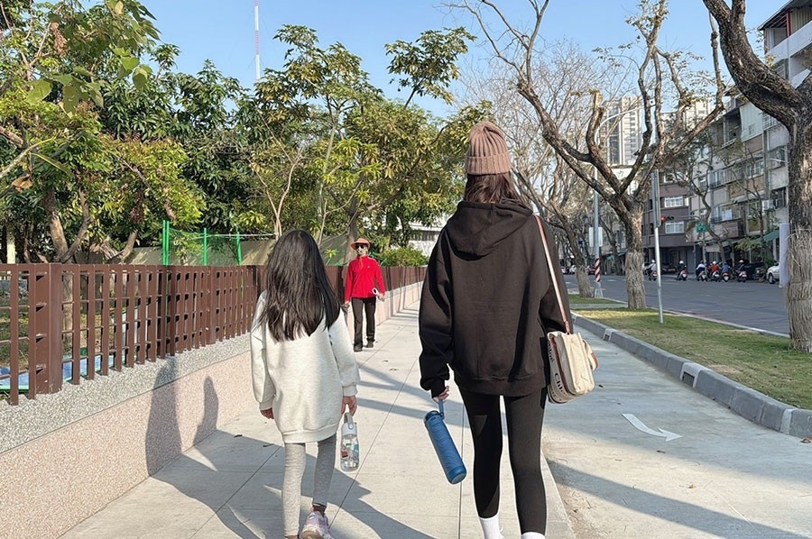 [啾團] 美國ZOKU,兼具質感好用,製冰模具/水壺/保溫瓶/隨行不鏽鋼餐具組