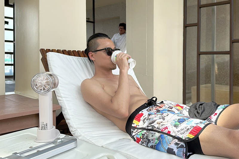 [啾團] 夏天抗暑必備,FUNY冰晶渦輪手持風扇,有顏值又有冰感的超強小風扇