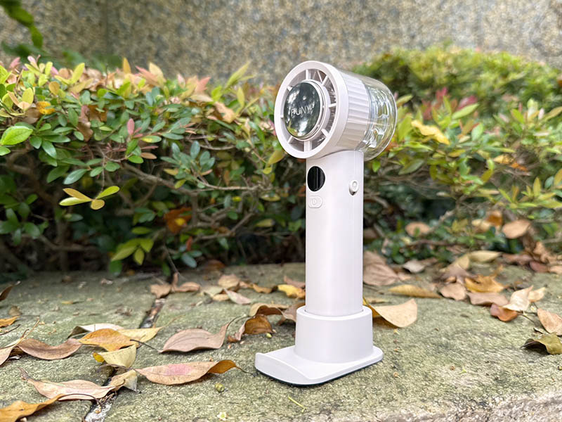 [啾團] 夏天抗暑必備,FUNY冰晶渦輪手持風扇,有顏值又有冰感的超強小風扇