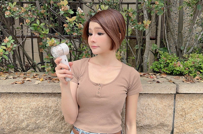 [啾團] 夏天抗暑必備,FUNY冰晶渦輪手持風扇,有顏值又有冰感的超強小風扇