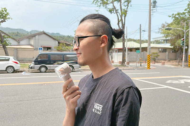 [啾團] 夏天抗暑必備,FUNY冰晶渦輪手持風扇,有顏值又有冰感的超強小風扇