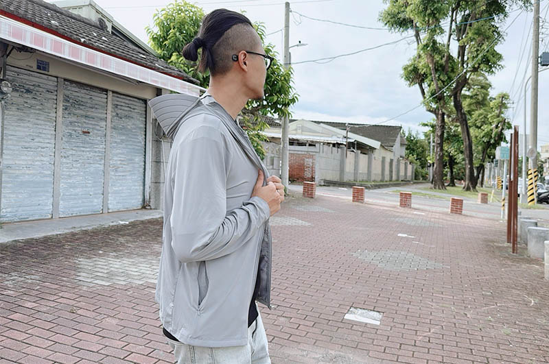 [啾團] 體感降5℃的冰霸衣！夏日出門不再怕曬，WIWI UPF50+防曬涼感冰霸衣穿上就涼！