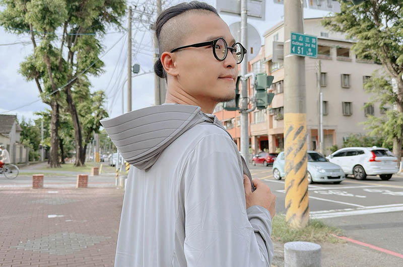 [啾團] 體感降5℃的冰霸衣！夏日出門不再怕曬，WIWI UPF50+防曬涼感冰霸衣穿上就涼！