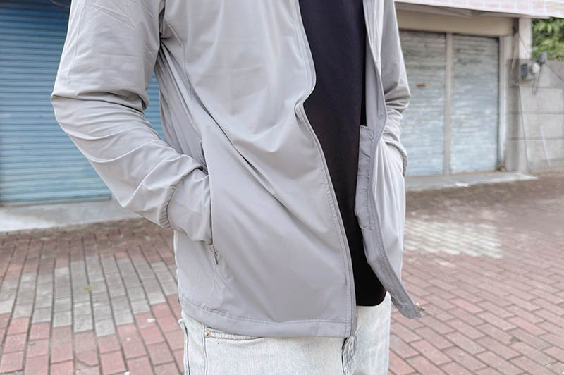 [啾團] 體感降5℃的冰霸衣！夏日出門不再怕曬，WIWI UPF50+防曬涼感冰霸衣穿上就涼！