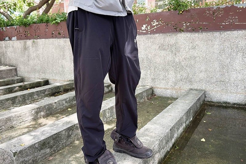 [啾團] 體感降5℃的冰霸衣！夏日出門不再怕曬，WIWI UPF50+防曬涼感冰霸衣穿上就涼！