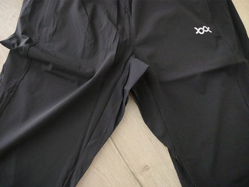 [啾團] 體感降5℃的冰霸衣！夏日出門不再怕曬，WIWI UPF50+防曬涼感冰霸衣穿上就涼！