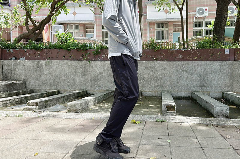 [啾團] 體感降5℃的冰霸衣！夏日出門不再怕曬，WIWI UPF50+防曬涼感冰霸衣穿上就涼！