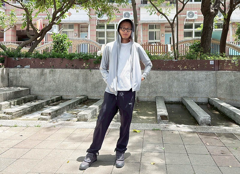 [啾團] 體感降5℃的冰霸衣！夏日出門不再怕曬，WIWI UPF50+防曬涼感冰霸衣穿上就涼！