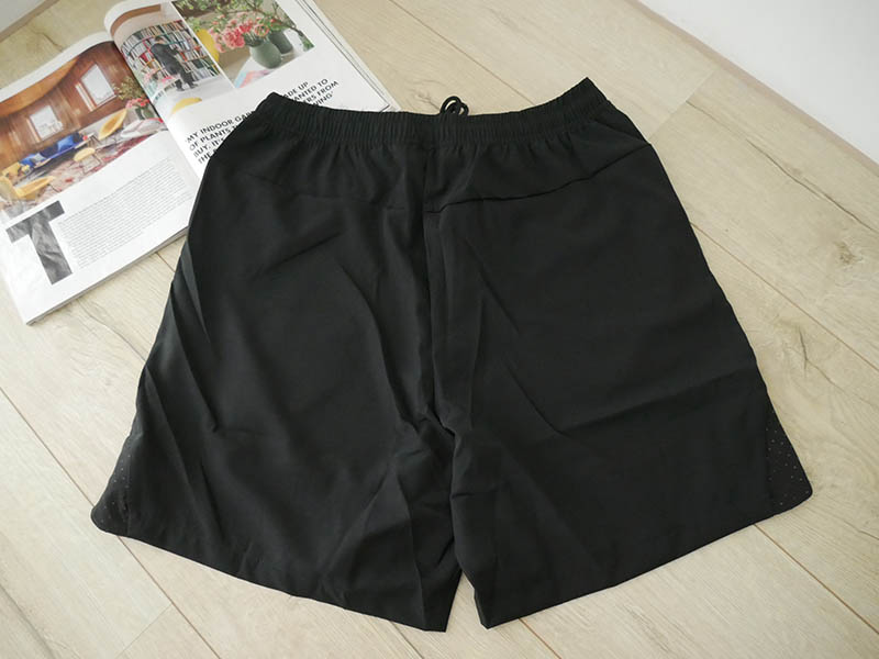 [啾團] 體感降5℃的冰霸衣！夏日出門不再怕曬，WIWI UPF50+防曬涼感冰霸衣穿上就涼！