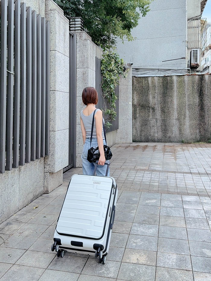 [啾團] 有了Flexflow再也不需要擔心行李箱會超重,會秤重的超美行李箱-Flexflow法國精品智能秤重旅行箱