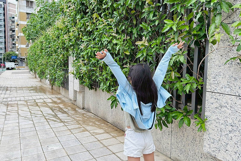[啾團] 體感降5℃的冰霸衣！夏日出門不再怕曬，WIWI UPF50+防曬涼感冰霸衣穿上就涼！
