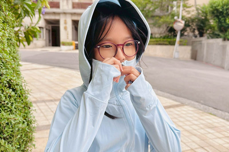 [啾團] 體感降5℃的冰霸衣！夏日出門不再怕曬，WIWI UPF50+防曬涼感冰霸衣穿上就涼！