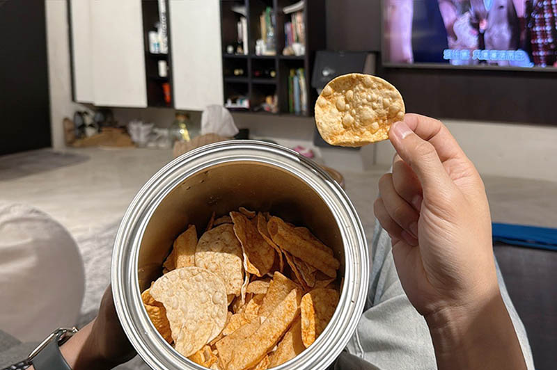 [啾團] 一桶絕對吃不夠,超熱銷蝦餅正式回歸-攻蝦秘KAKA醬燒蝦餅