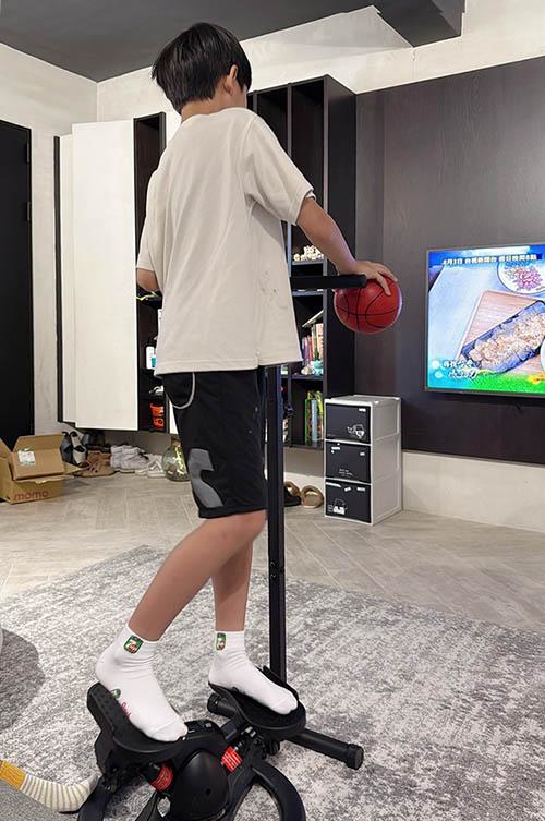 [啾團] 小空間就可以燃燒卡路里,鍛鍊下半身強化核心肌群-FitWell 360度扭轉踏步機