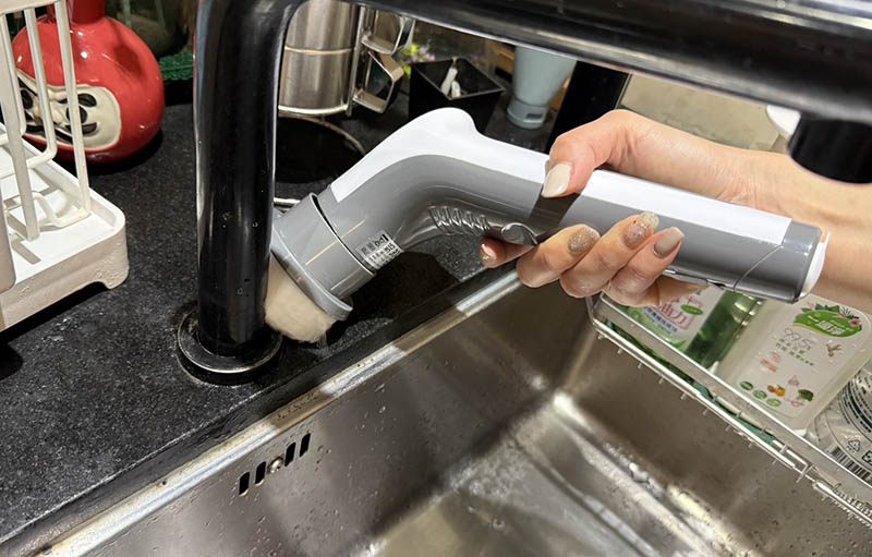 [啾團] GOOFINDS全防水電動清潔刷，不用再刷得半死，清潔也可以省力又優雅