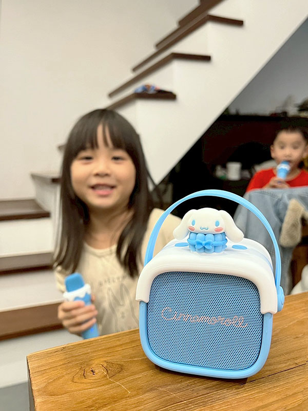 [啾團] FUNY三麗鷗正版授權!手機型兒童相機+idol K8隨身K歌精靈 (大耳狗/酷洛米/帕恰狗)讓小朋友愛不釋手