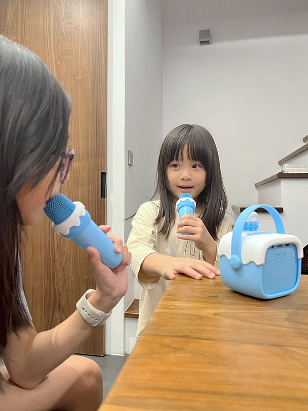 [啾團] FUNY三麗鷗正版授權!手機型兒童相機+idol K8隨身K歌精靈 (大耳狗/酷洛米/帕恰狗)讓小朋友愛不釋手