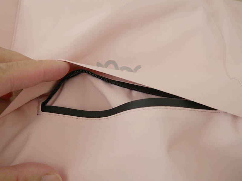 [啾團] WIWI冬天還是要又瘦又暖,下雪也不怕!第5代溫灸刷毛發熱衣,快速升溫7.2 °C