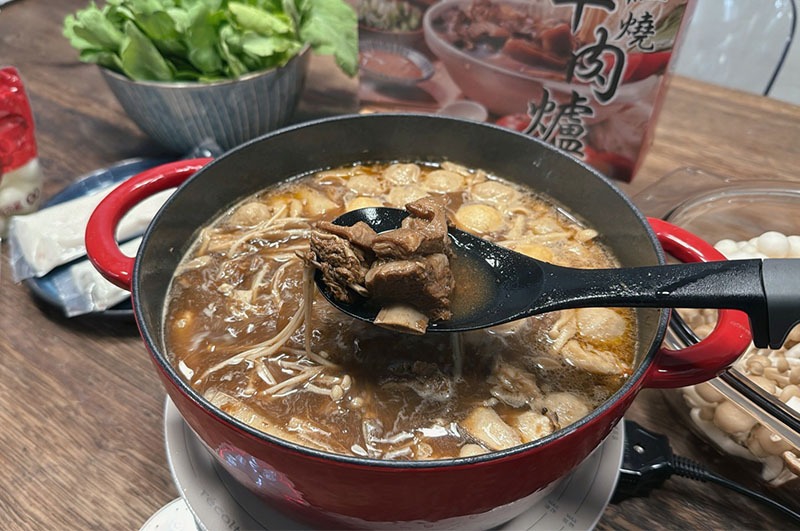 [啾團] 連孩子都搶著喝湯！湯頭一喝上癮！北港紅燒羊肉爐-爐憶羊肉爐真的太犯規了