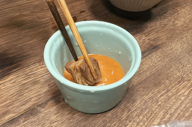 [啾團] 連孩子都搶著喝湯！湯頭一喝上癮！北港紅燒羊肉爐-爐憶羊肉爐真的太犯規了