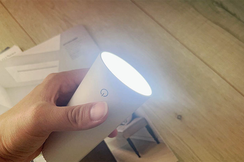 [啾團] 點亮家中的質感角落！FUNY夕陽氛圍創意LED檯燈，一秒切換浪漫日落與專注時刻