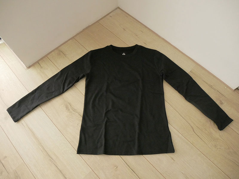 [啾團] 霸王級寒流我不怕！❄️ 一件抵兩件！秘密武器是它WIWI-墨金極燃暖絨發熱衣