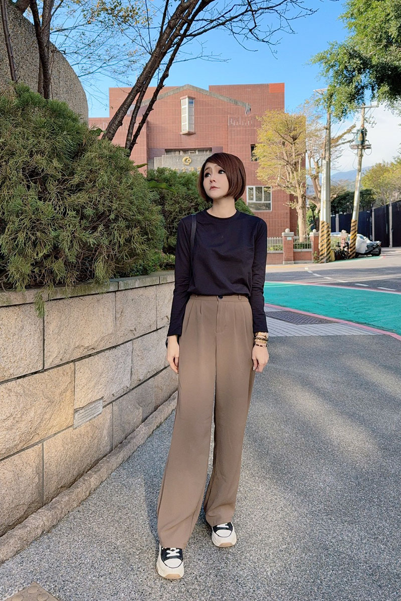 [啾團] 霸王級寒流我不怕！❄️ 一件抵兩件！秘密武器是它WIWI-墨金極燃暖絨發熱衣