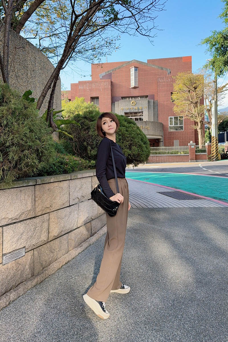 [啾團] 霸王級寒流我不怕！❄️ 一件抵兩件！秘密武器是它WIWI-墨金極燃暖絨發熱衣